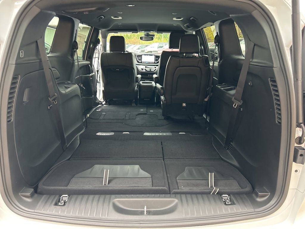 New 2026 Chrysler Pacifica Select image 38