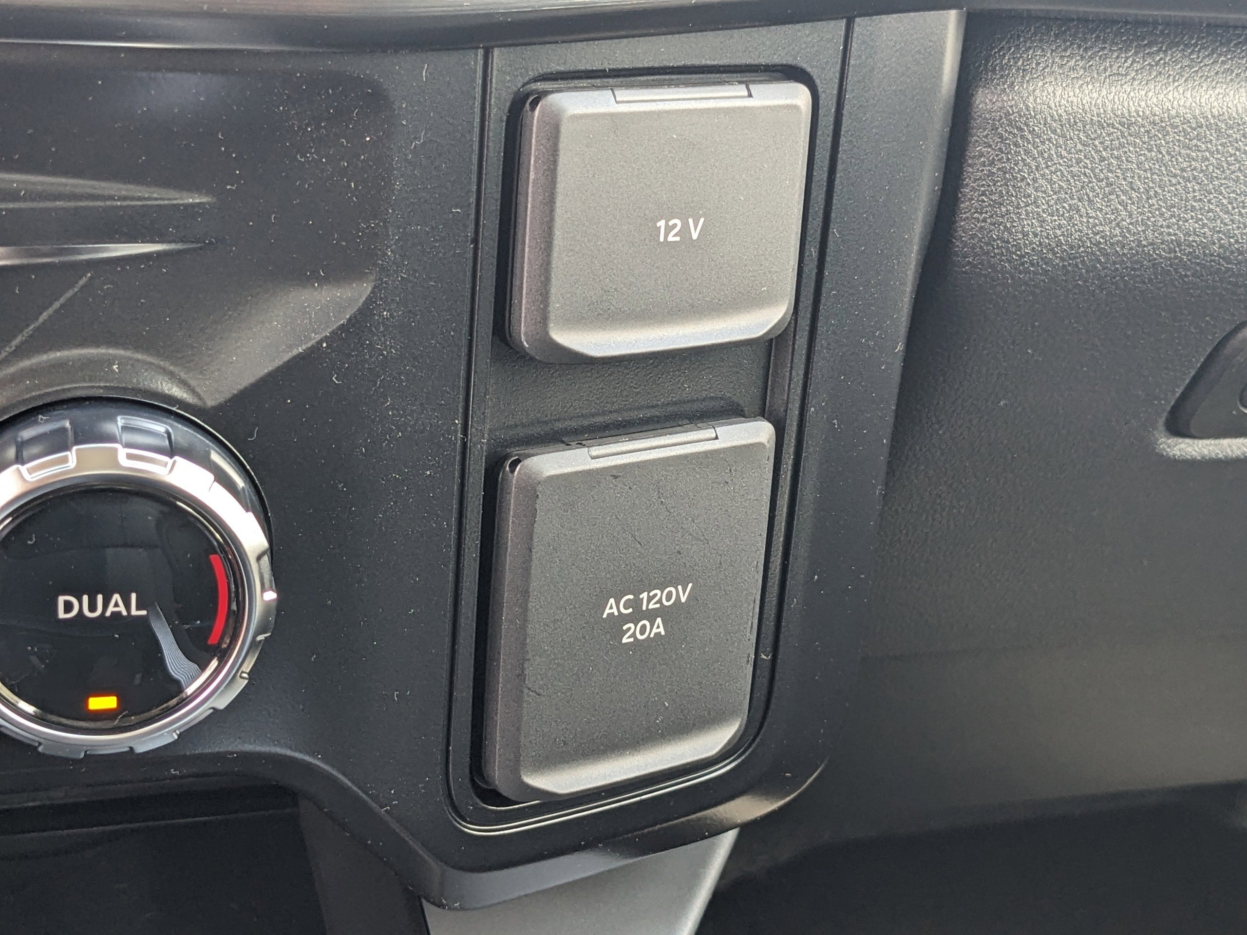 New 2025 Ford F250 Lariat w/ Lariat Ultimate Package image 31