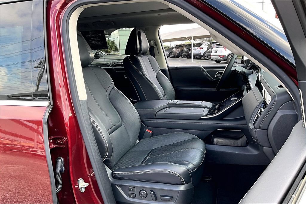 Certified 2025 INFINITI QX80 Sensory AWD/4WD image 10