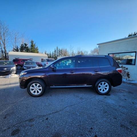 Used 2012 Toyota Highlander SE w/ Tow Pkg AWD/4WD image 4