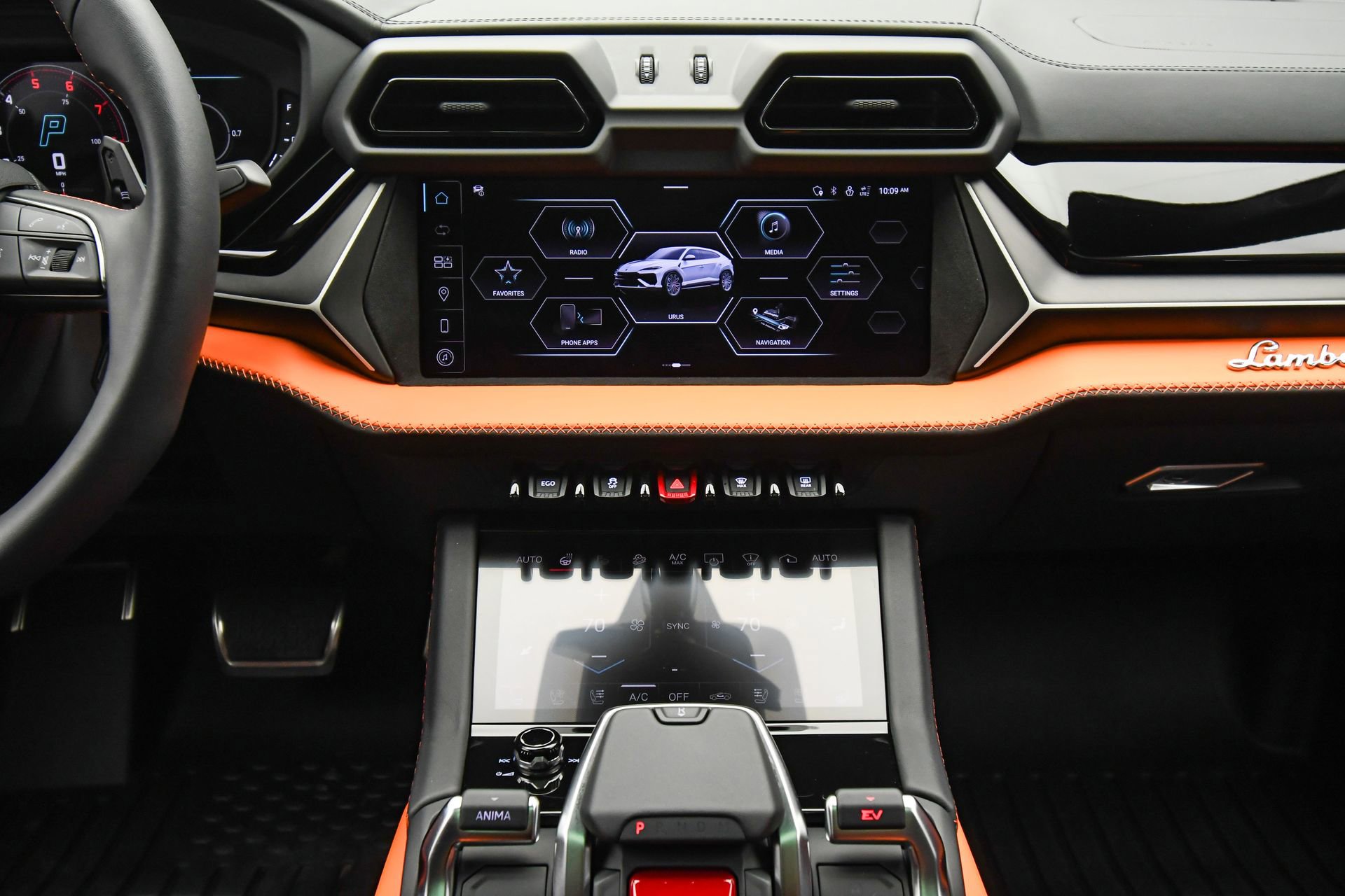 Used 2025 Lamborghini Urus SE image 41