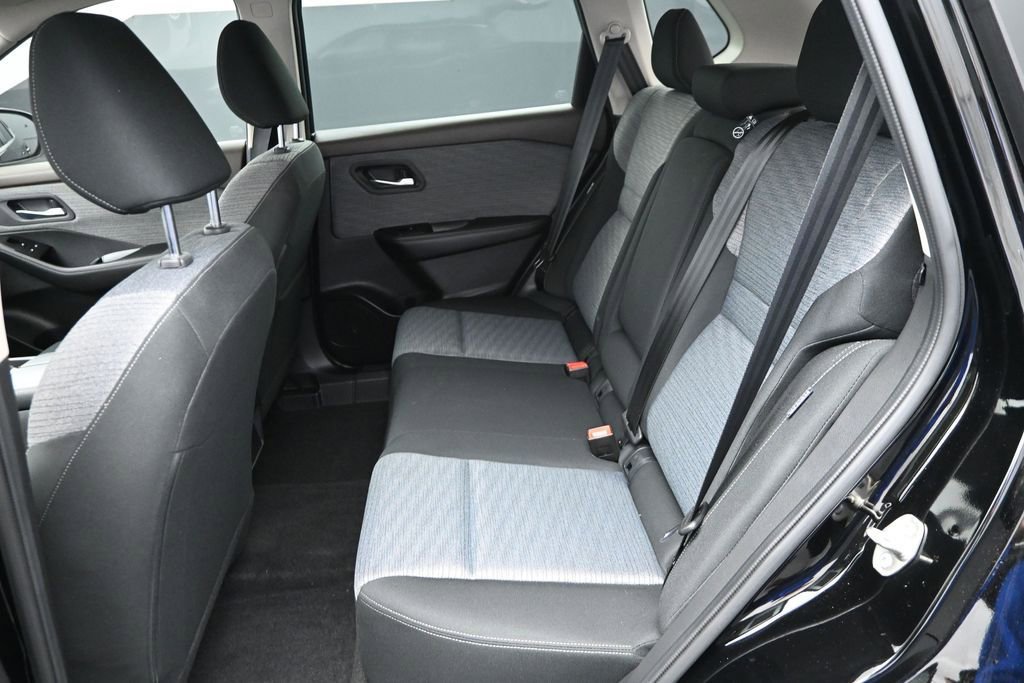 Used 2023 Nissan Rogue SV AWD/4WD image 12