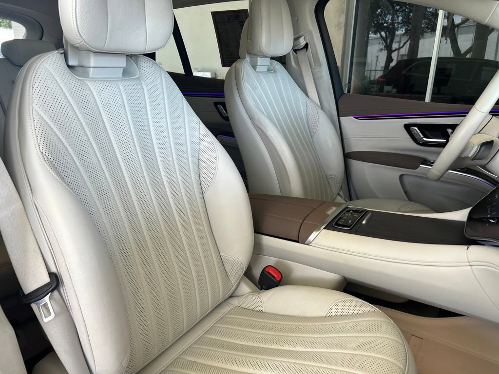 Used 2023 Mercedes-Benz EQS 580 4MATIC SUV image 25