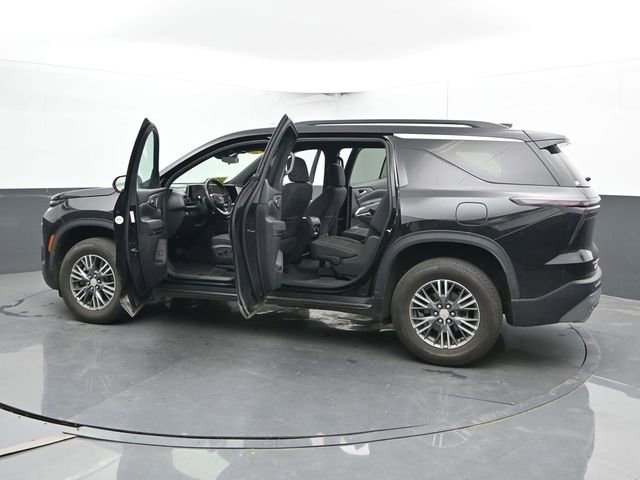 Used 2025 Chevrolet Traverse LT FWD image 34