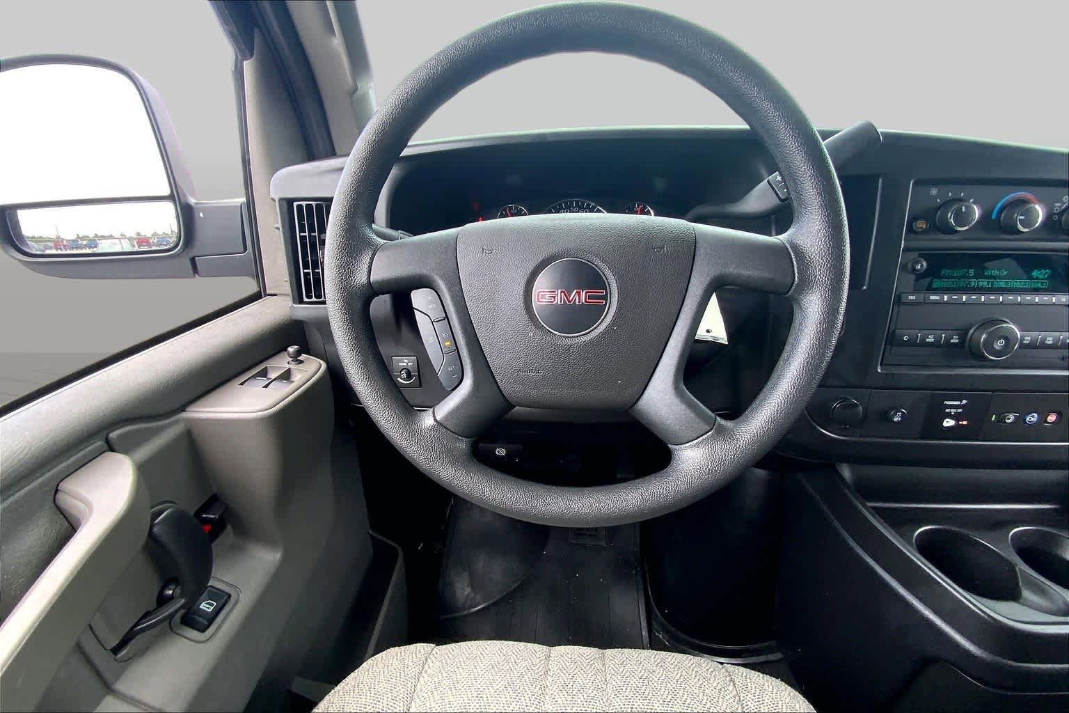 Used 2025 GMC Savana 3500 LT w/ LT Preferred Equipment Group RWD image 6