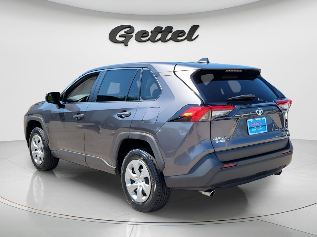 Used 2024 Toyota RAV4 LE FWD image 7