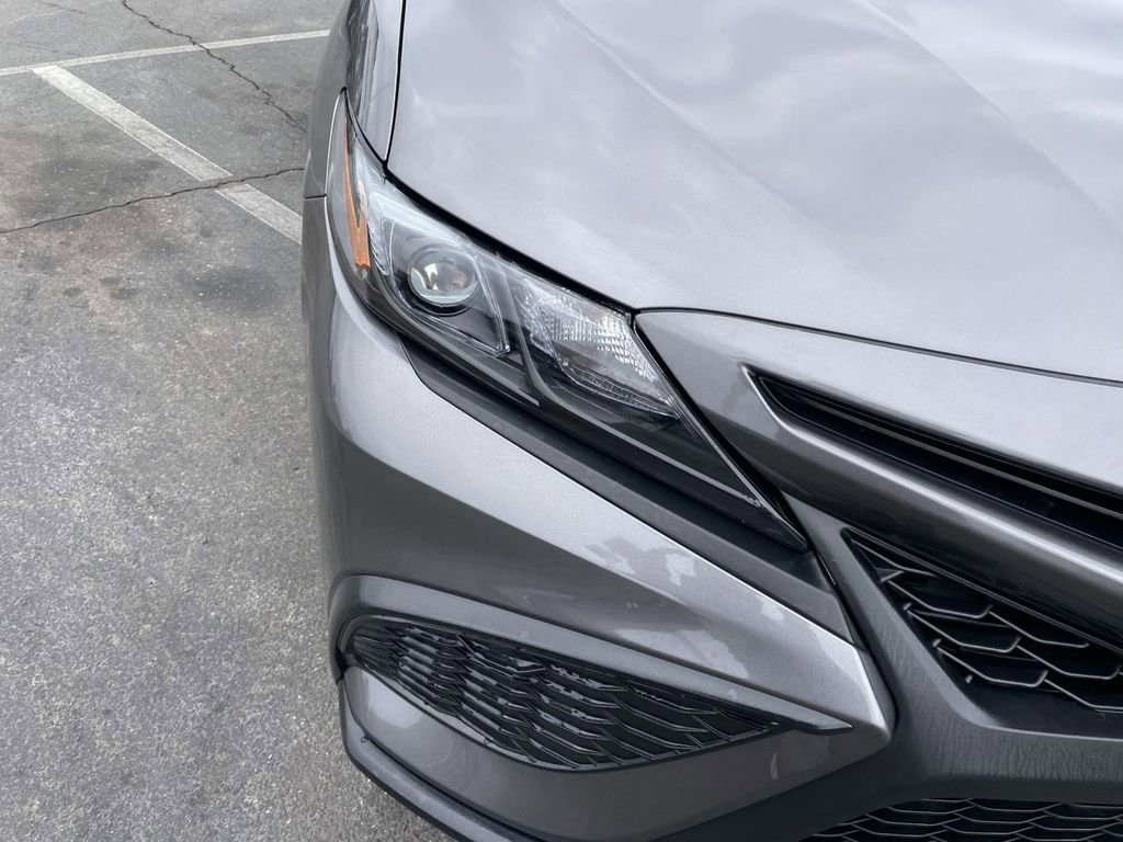 Used 2024 Toyota Camry SE image 17
