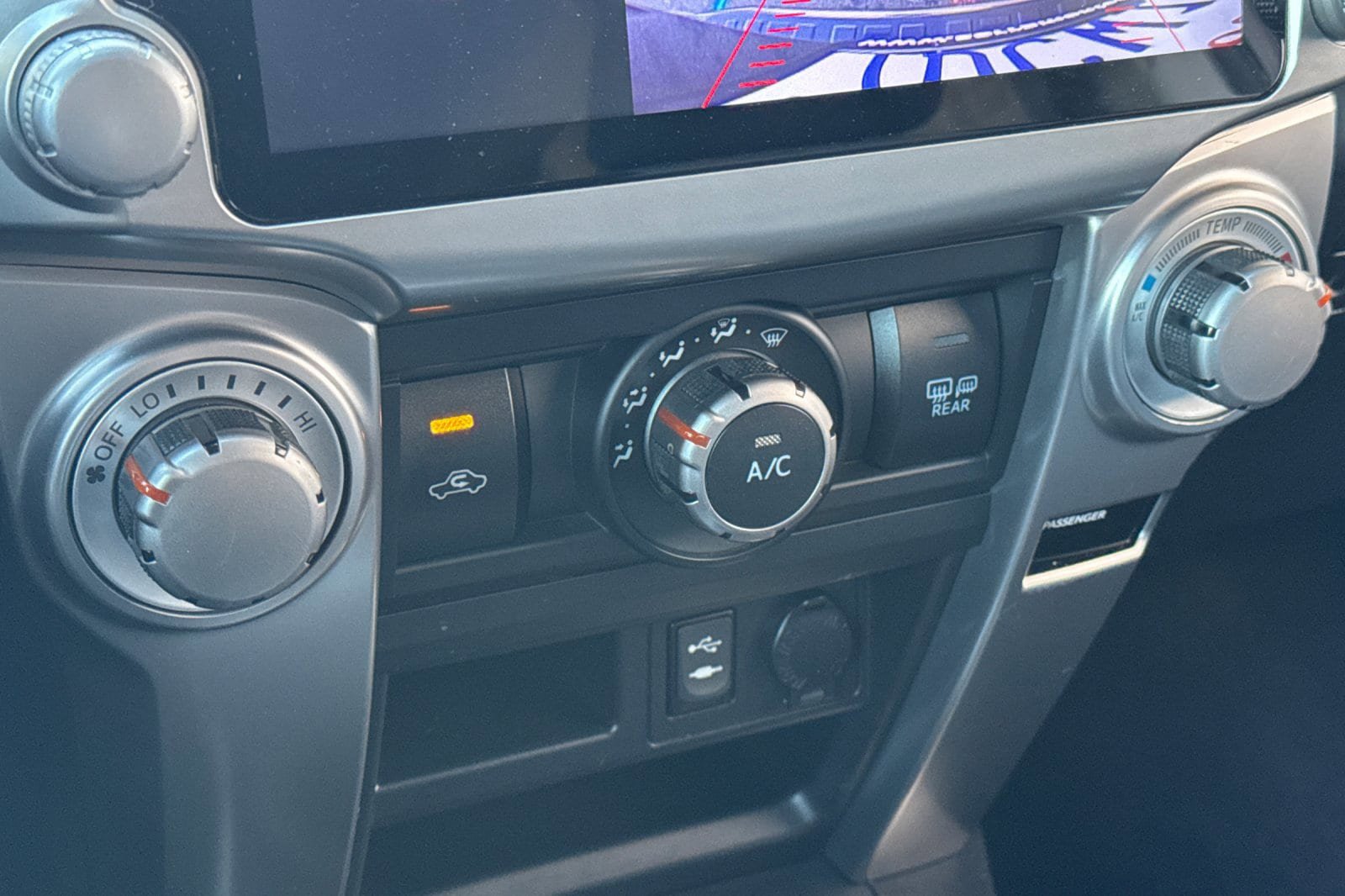 Used 2014 Toyota 4Runner SR5 AWD/4WD image 27