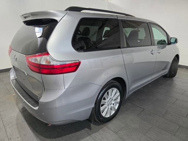 Used 2017 Toyota Sienna XLE w/ XLE Navigation Package image 5
