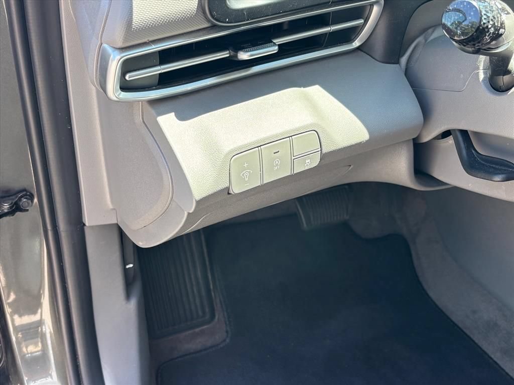 Used 2024 Hyundai Elantra SE FWD image 8