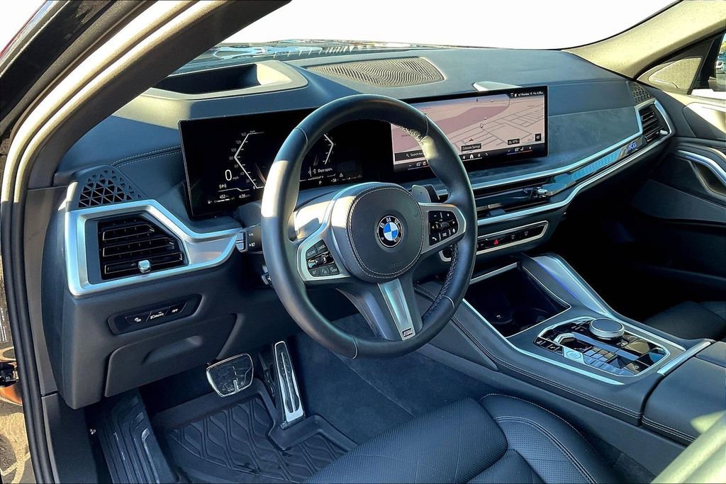 Used 2025 BMW X6 xDrive40i w/ Climate Comfort Package image 16