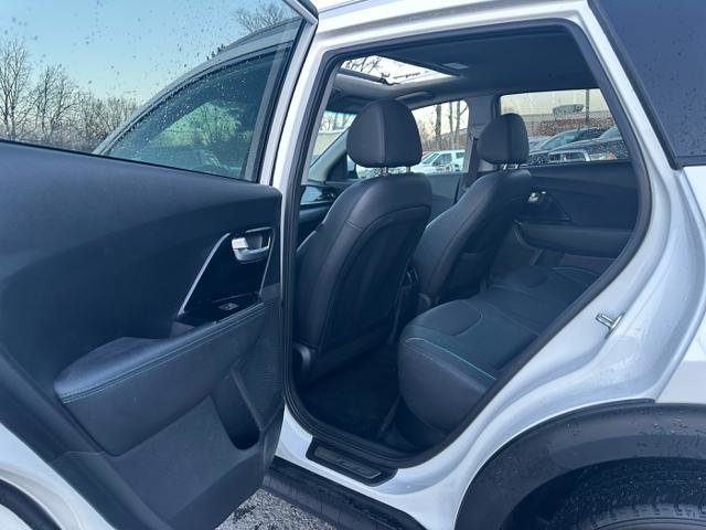 Used 2022 Kia Niro EX Premium w/ Cold Weather Package image 14