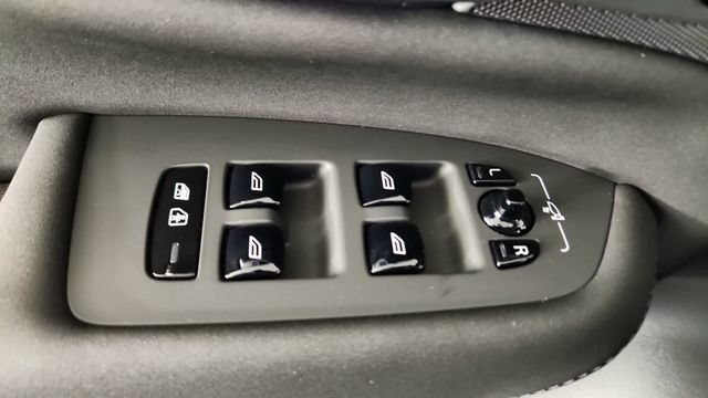 New 2026 Volvo XC90 T8 Plus w/ Protection Package AWD/4WD image 10