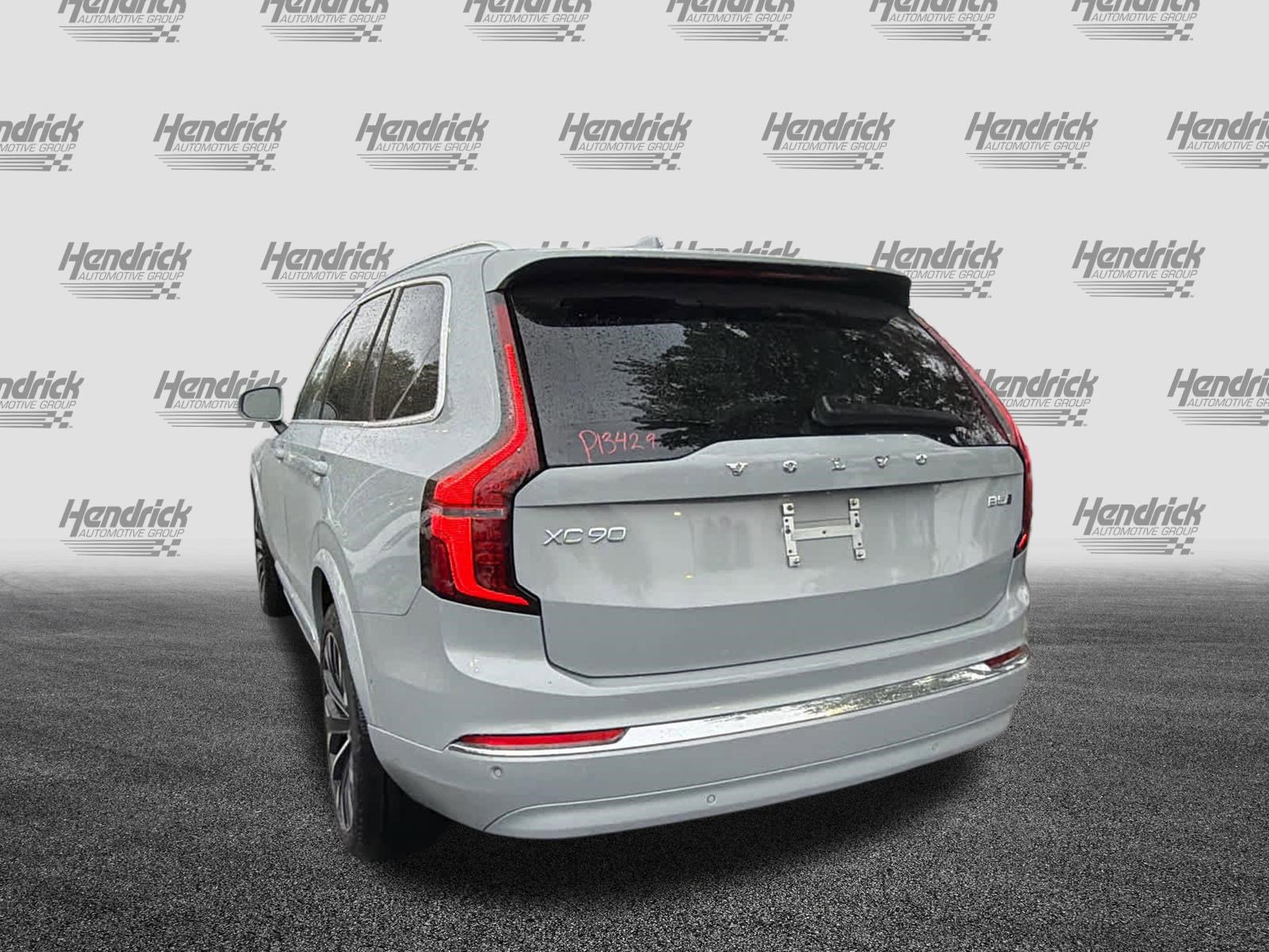 Used 2025 Volvo XC90 B5 Plus image 11
