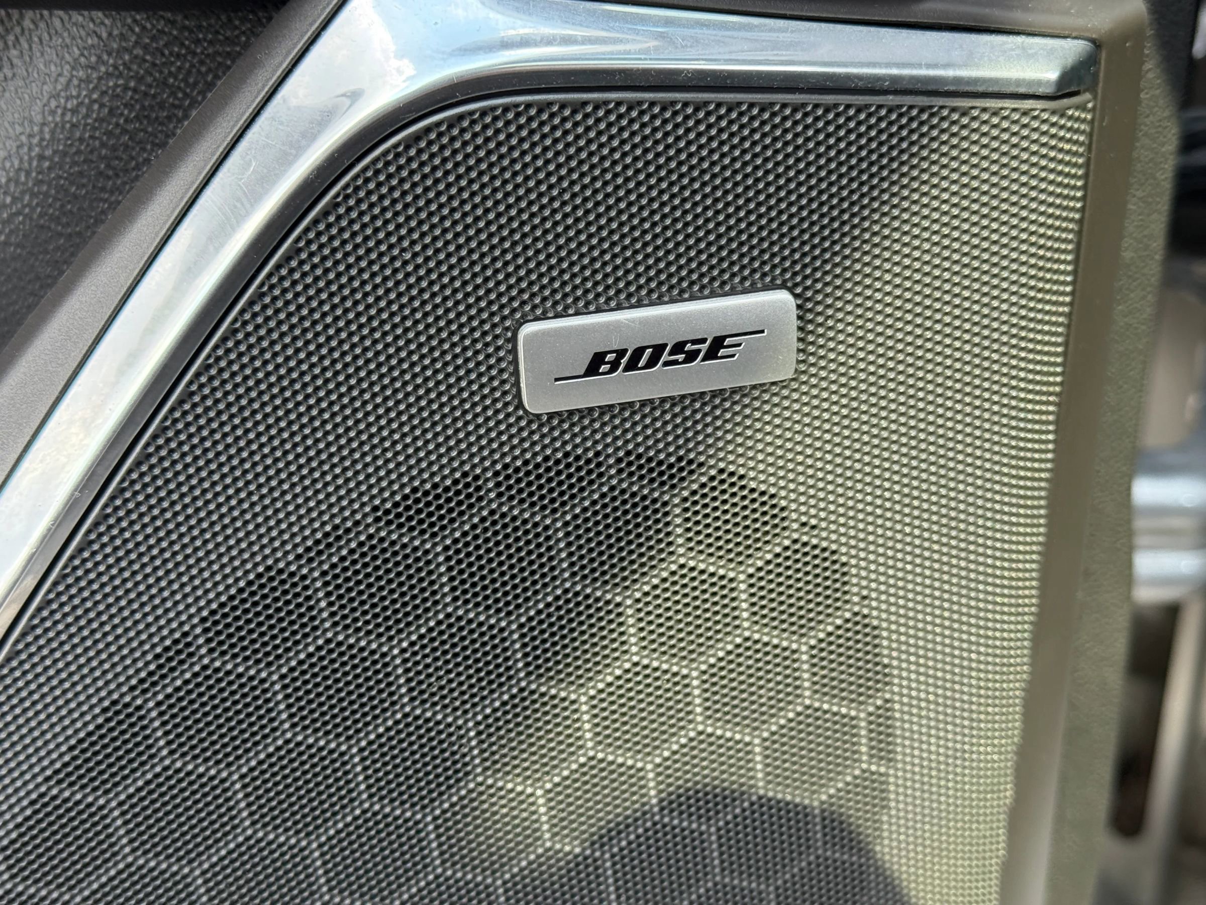 Used 2017 Cadillac Escalade Premium Luxury image 18