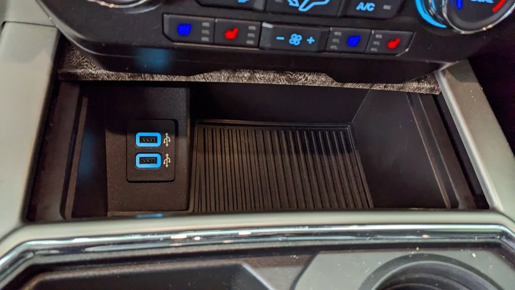 Used 2017 Ford F350 Lariat w/ Chrome Package image 32