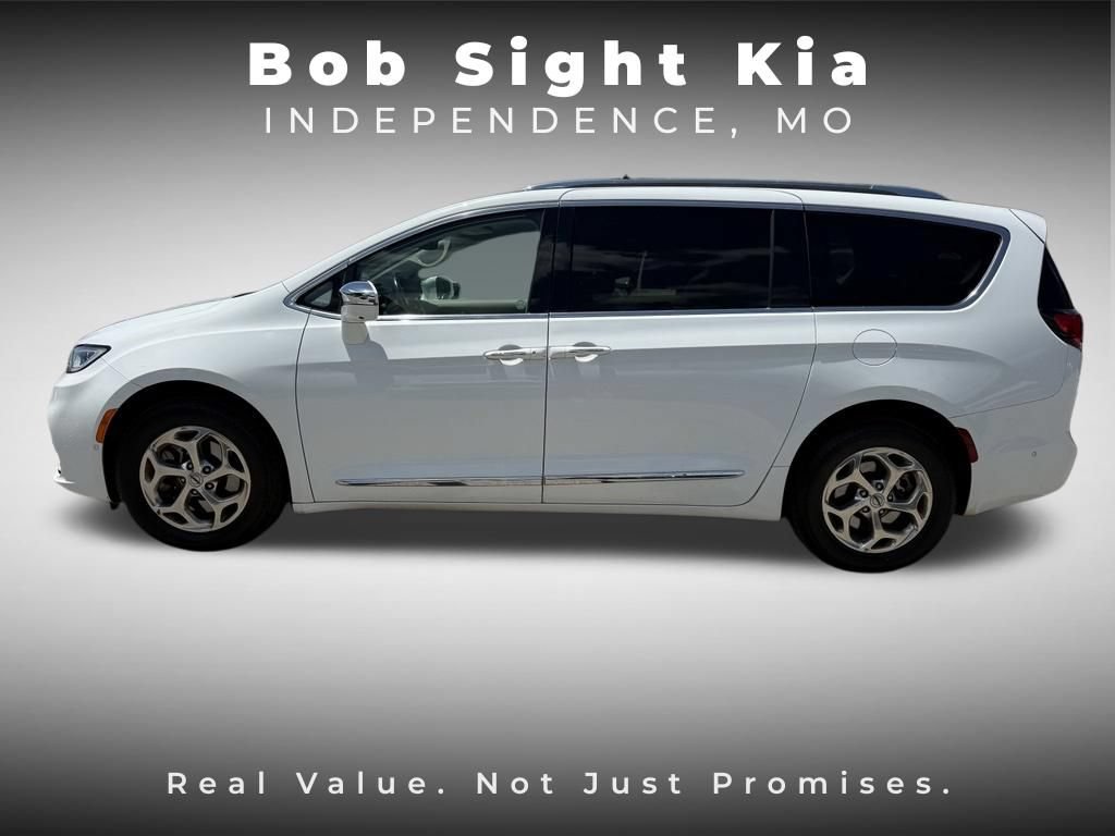 Used 2021 Chrysler Pacifica Limited w/ Premium & Safety Sphere Group AWD/4WD image 5