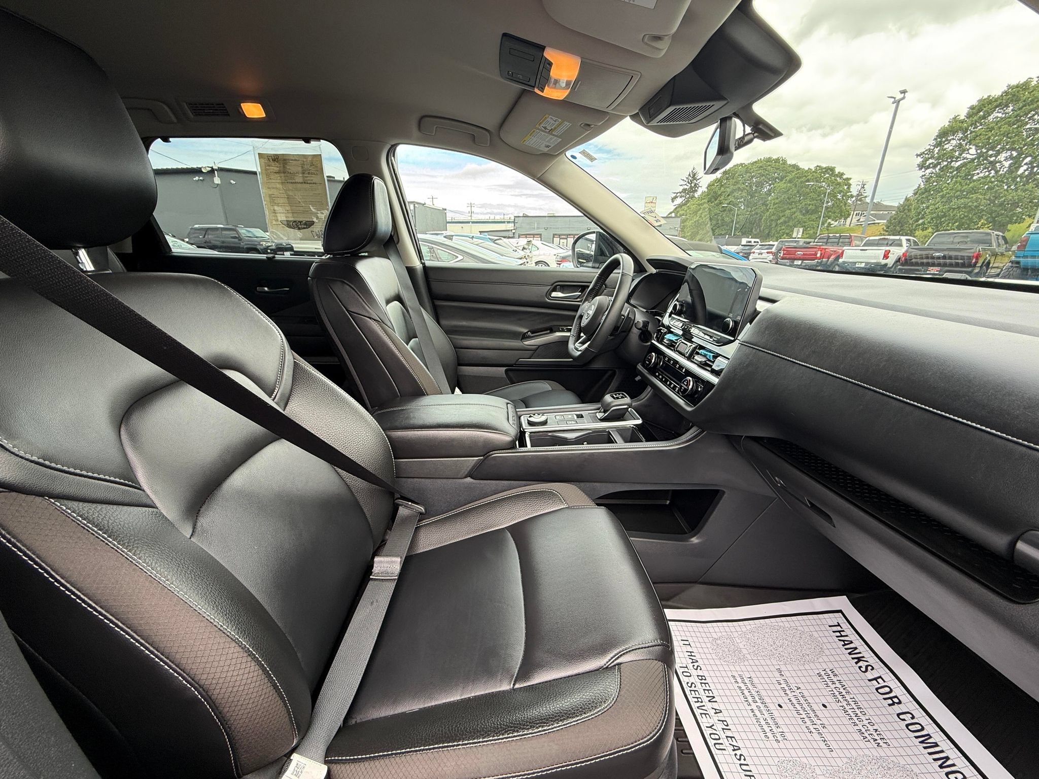 Used 2025 Nissan Pathfinder SL AWD/4WD image 7