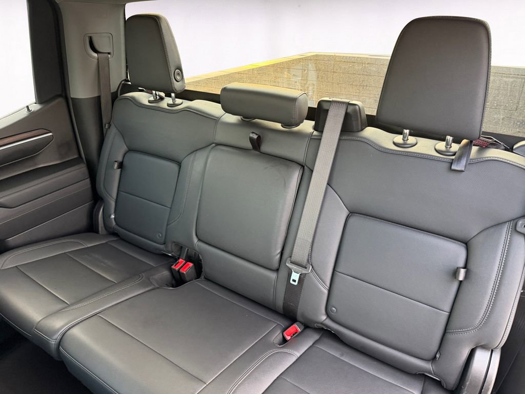 Used 2025 GMC Sierra 1500 SLT AWD/4WD image 13