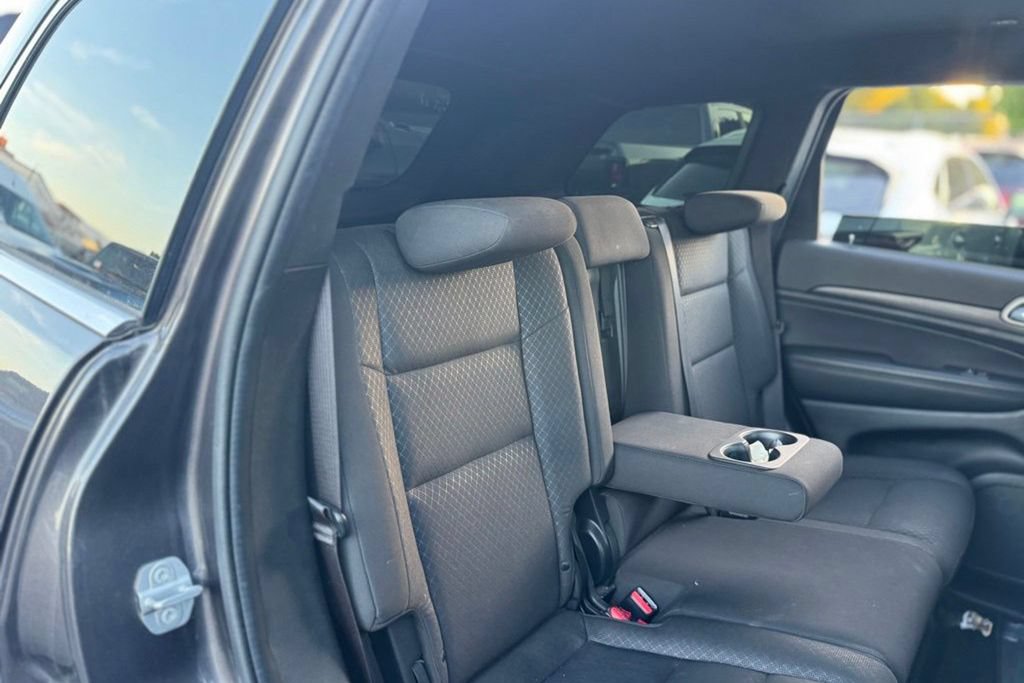 Used 2021 Jeep Grand Cherokee Laredo RWD image 13