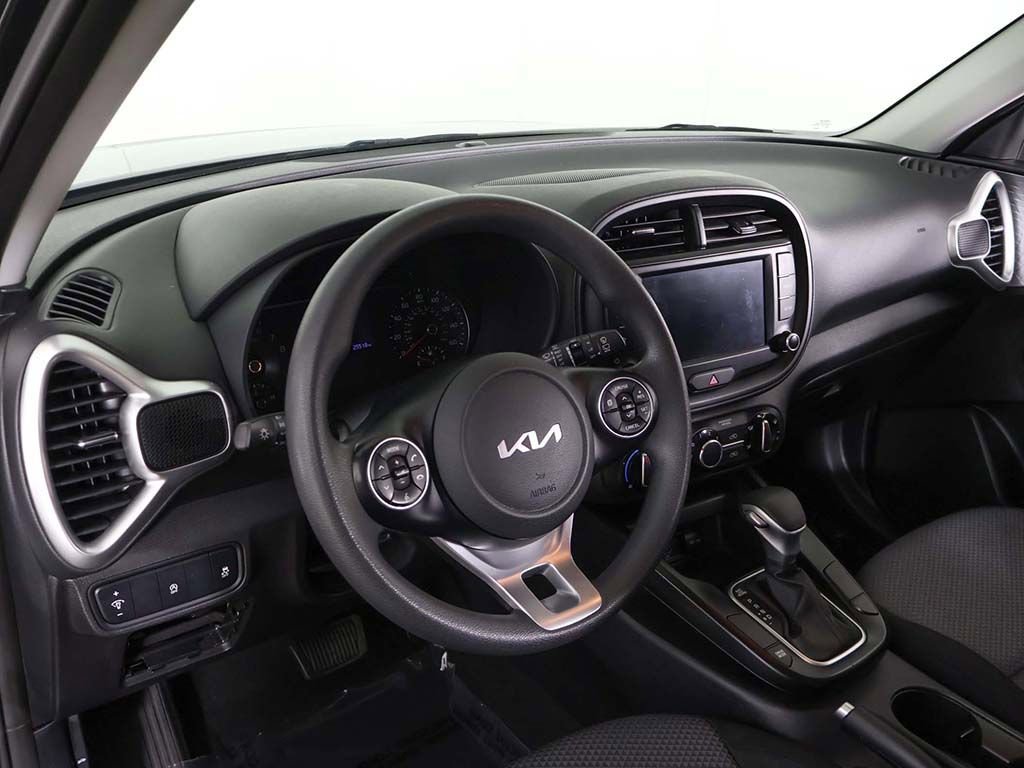 Used 2022 Kia Soul LX FWD image 23
