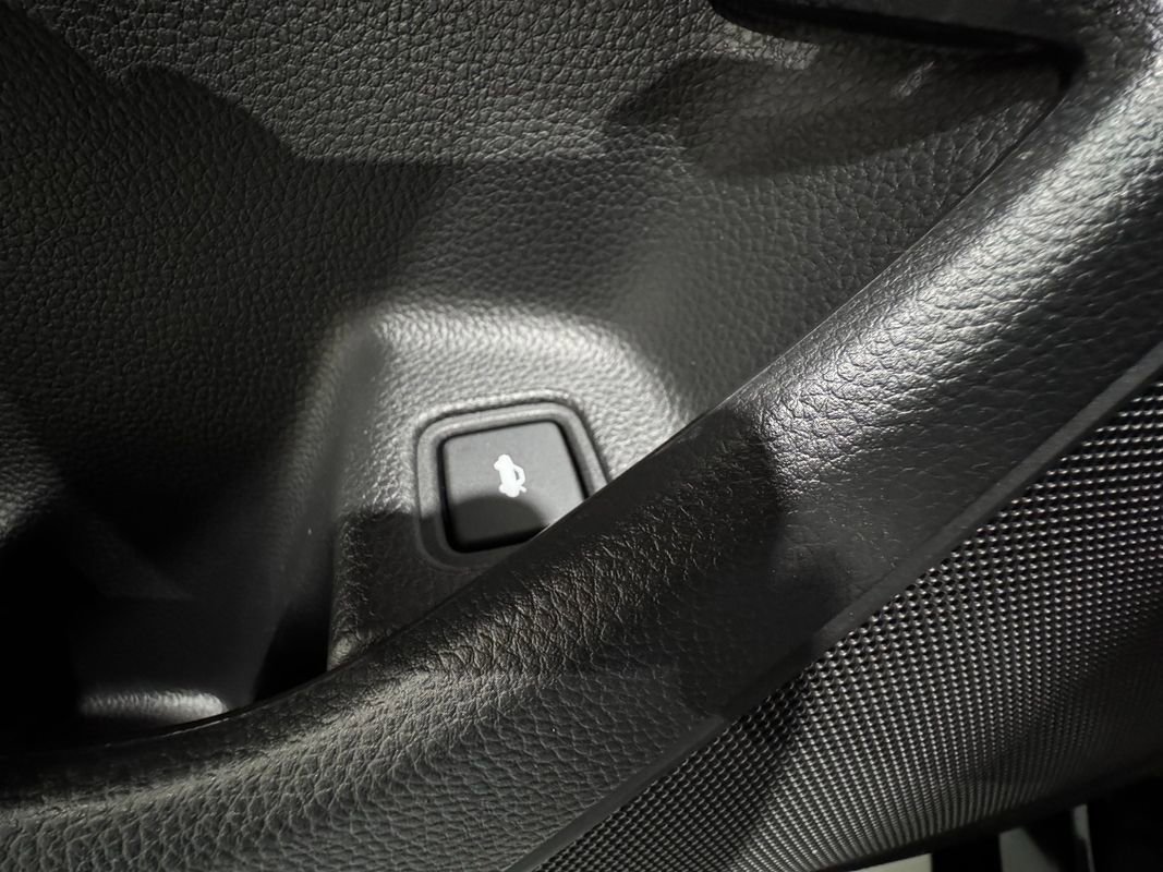 Used 2018 Honda Accord LX image 25