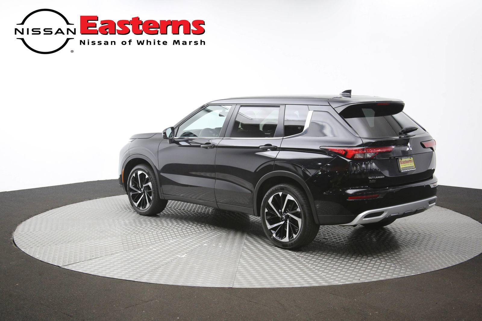 Used 2024 Mitsubishi Outlander AWD image 63