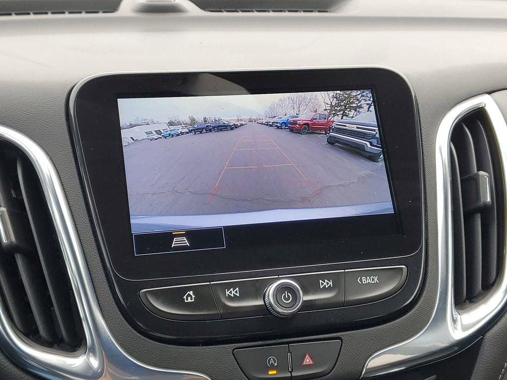 Used 2023 Chevrolet Equinox Premier image 15