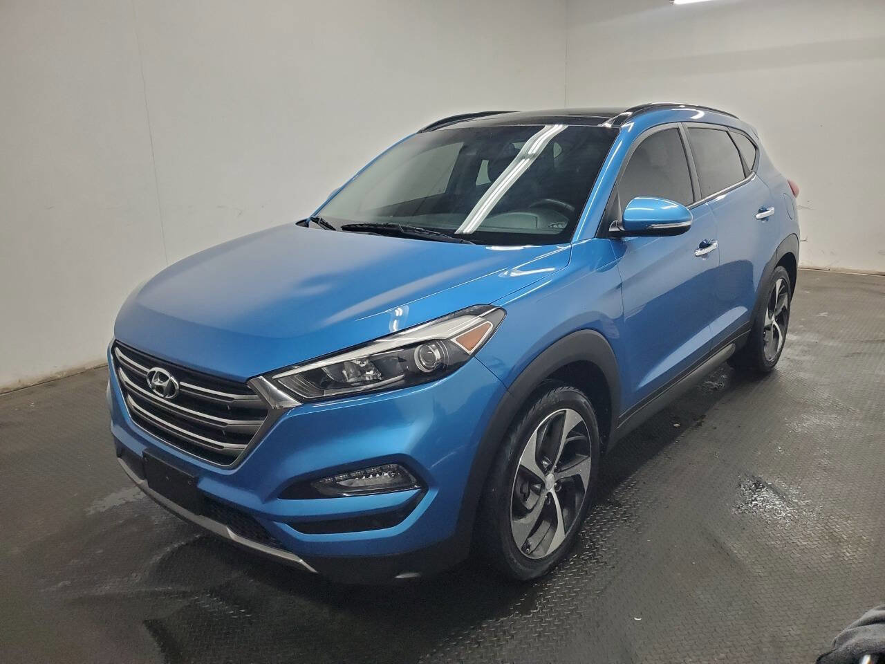 Used 2016 Hyundai Tucson Limited w/ Option Group 03 FWD image 1