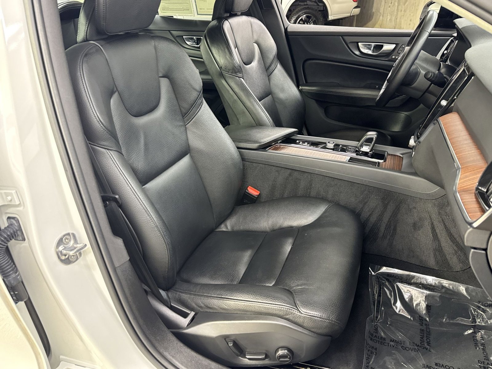 Used 2024 Volvo S60 B5 Plus AWD/4WD image 31