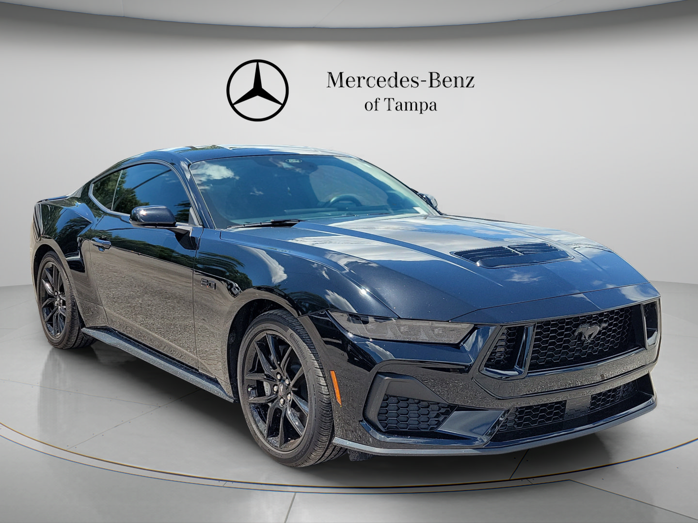 Used 2025 Ford Mustang GT RWD image 4