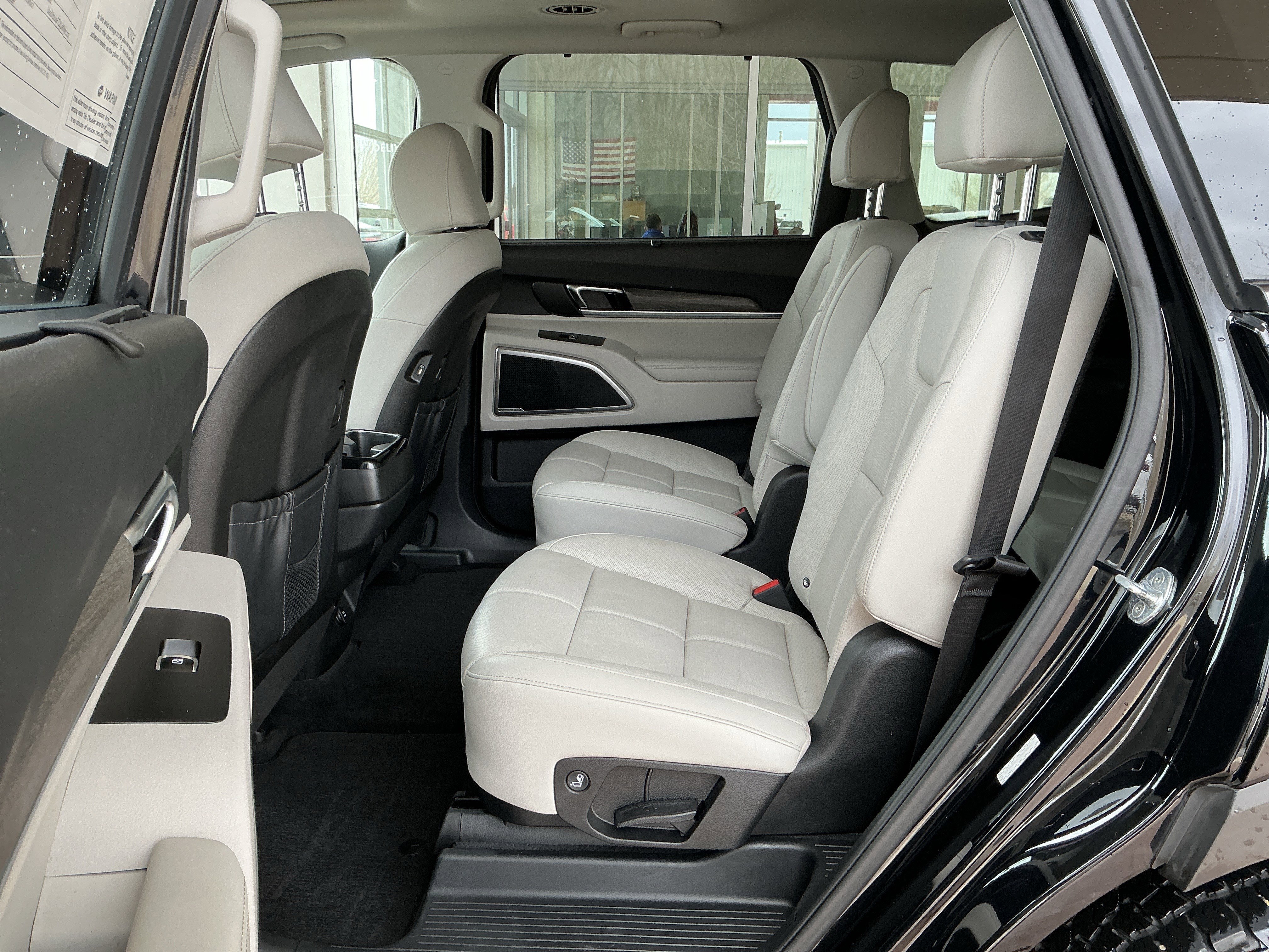 Used 2022 Kia Telluride EX w/ EX Premium Package image 18