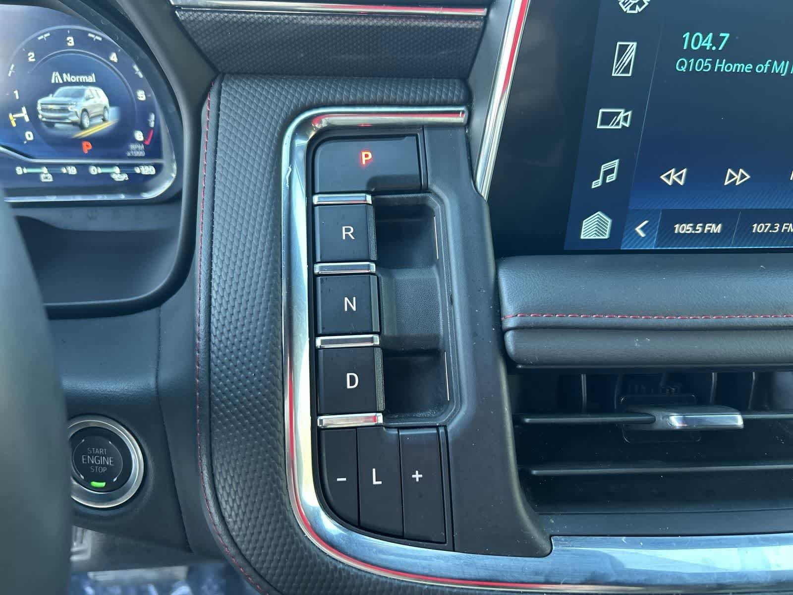 Used 2024 Chevrolet Suburban RST RWD image 17