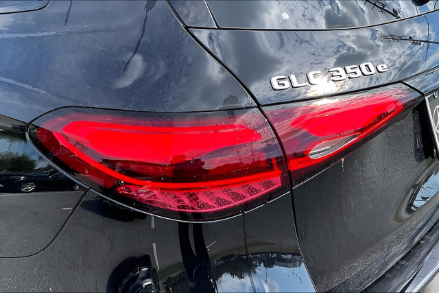 New 2025 Mercedes-Benz GLC 350e 4MATIC image 23