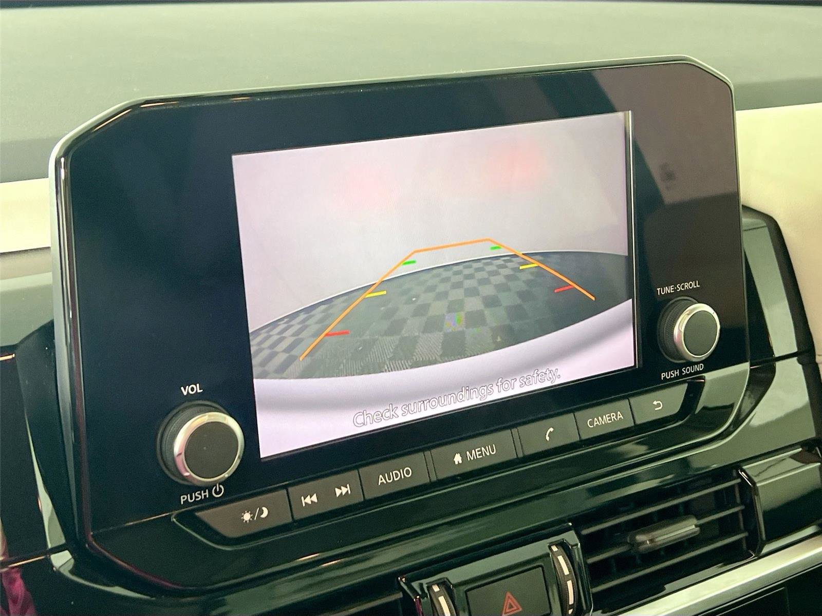 Used 2022 Nissan Pathfinder SV w/ SV Premium Package image 13