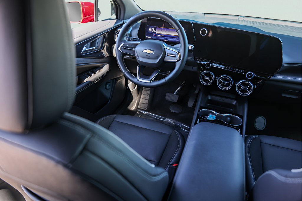 Certified 2024 Chevrolet Blazer EV LT AWD/4WD image 25