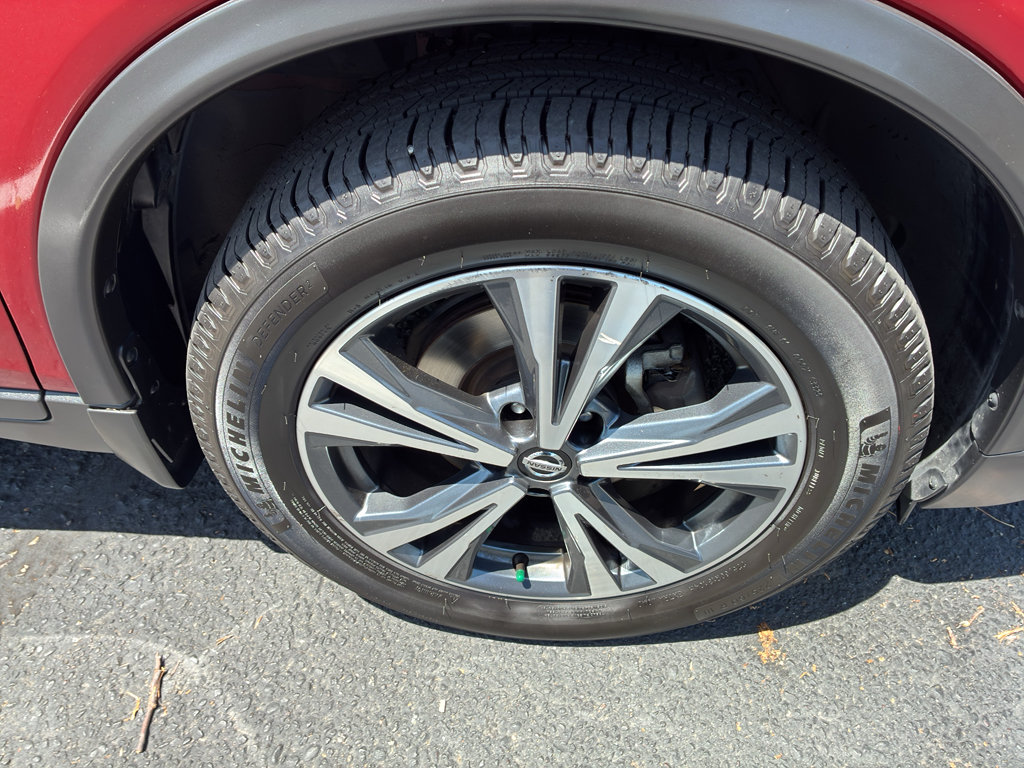 Used 2019 Nissan Rogue SV w/ Premium Package FWD image 15