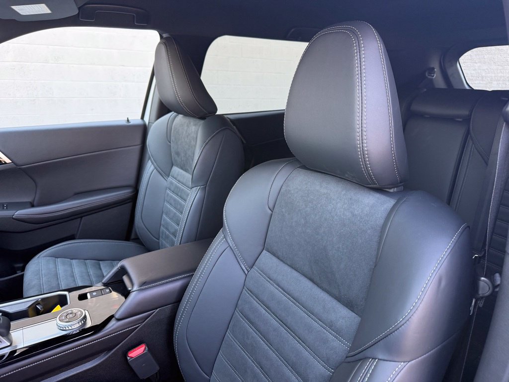 New 2026 Mitsubishi Outlander LE AWD/4WD image 22
