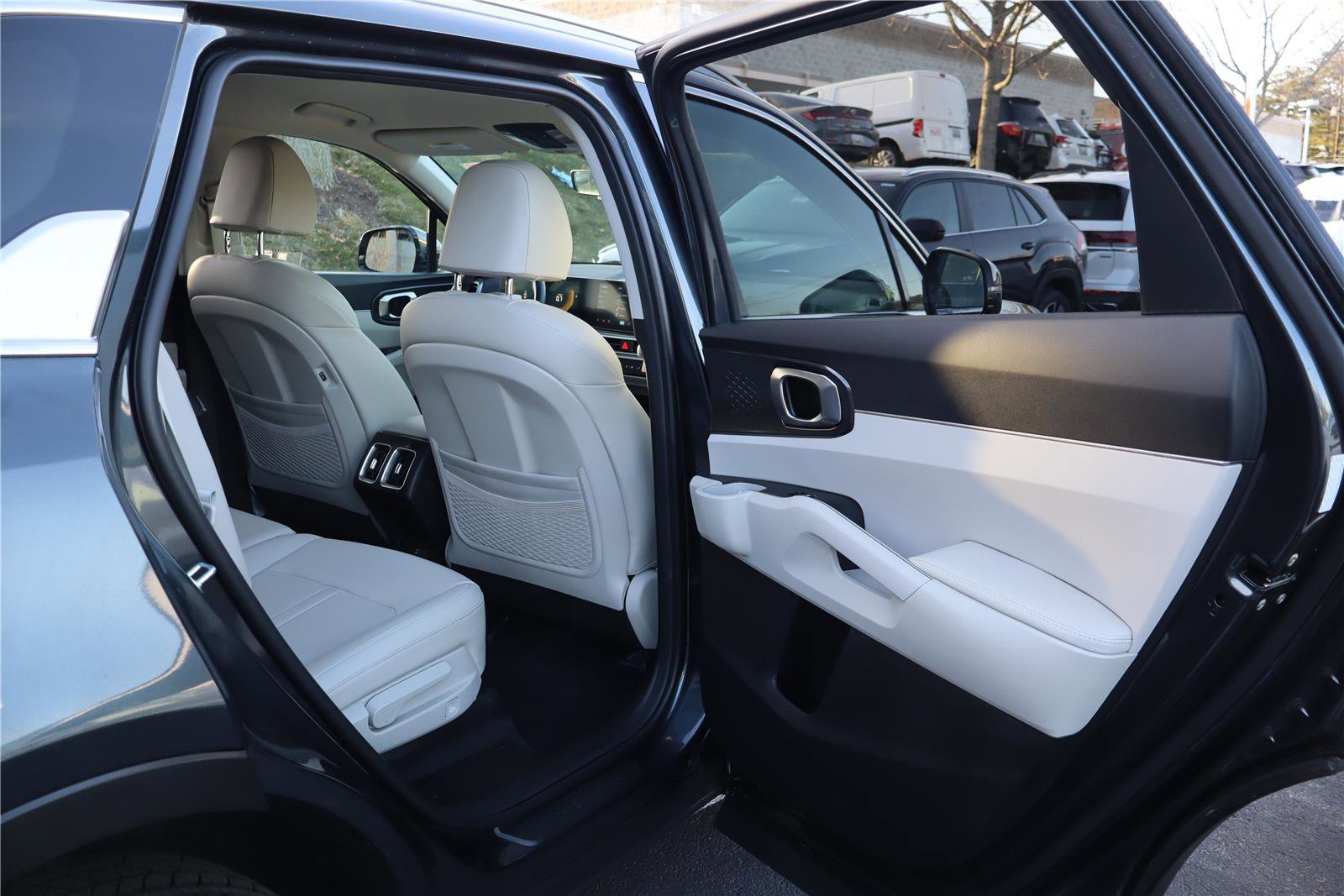 Certified 2025 Kia Sorento S image 29