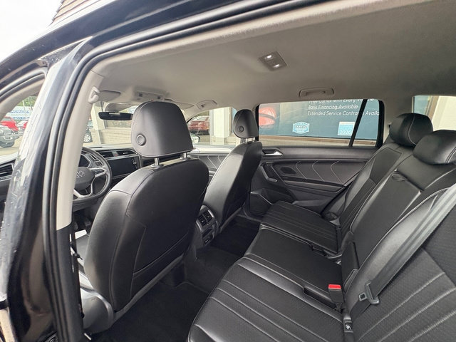 Used 2024 Volkswagen Tiguan SE AWD/4WD image 17