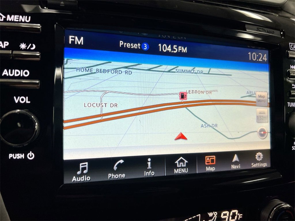 Used 2017 Nissan Murano SV w/ Premium Plus Package image 14