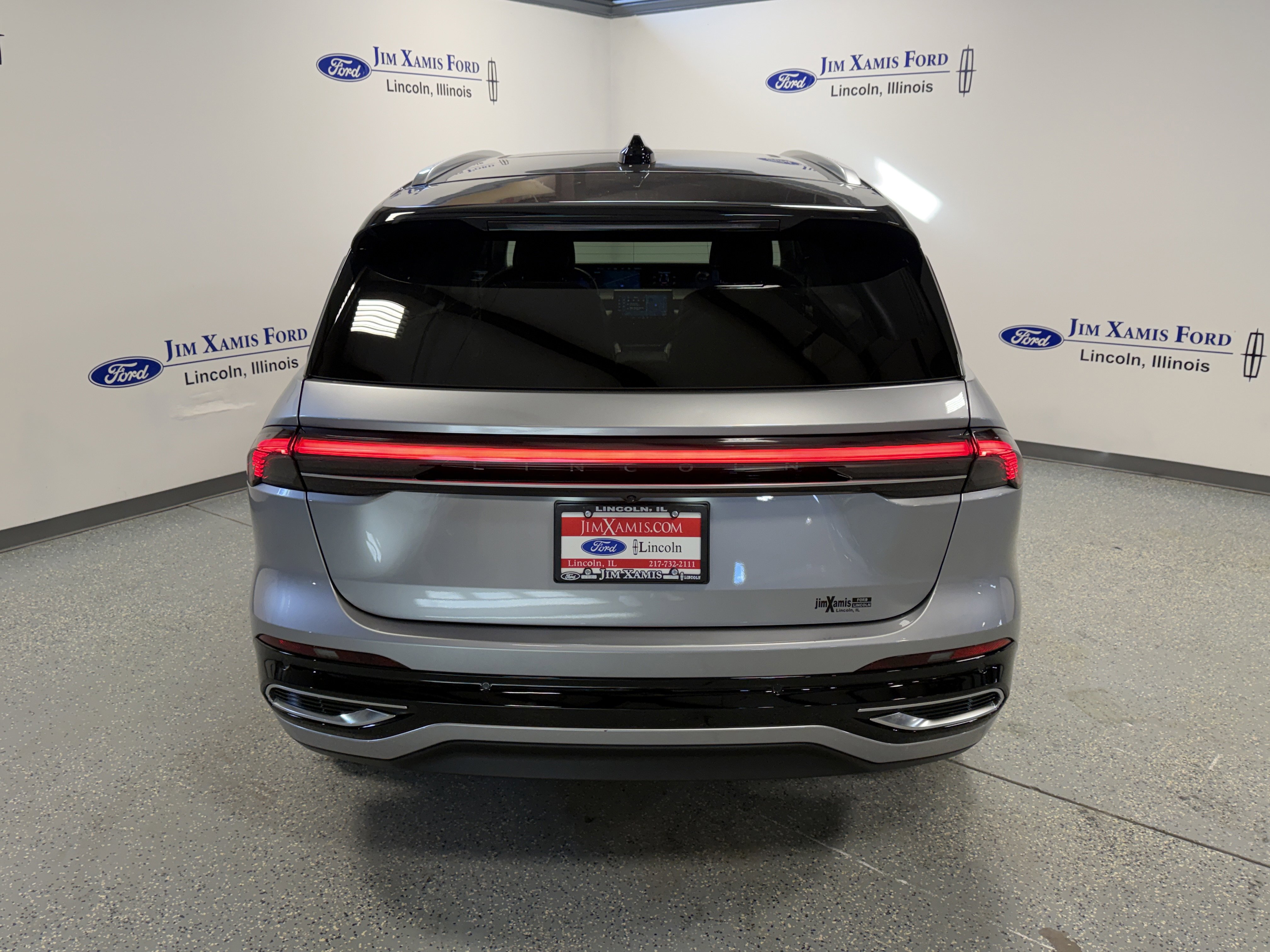 Used 2025 Lincoln Nautilus Reserve image 5