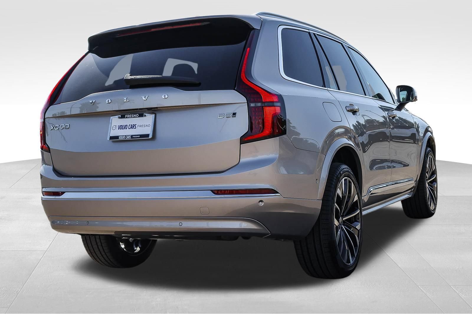 New 2026 Volvo XC90 B5 Plus w/ Protection Package AWD/4WD image 5