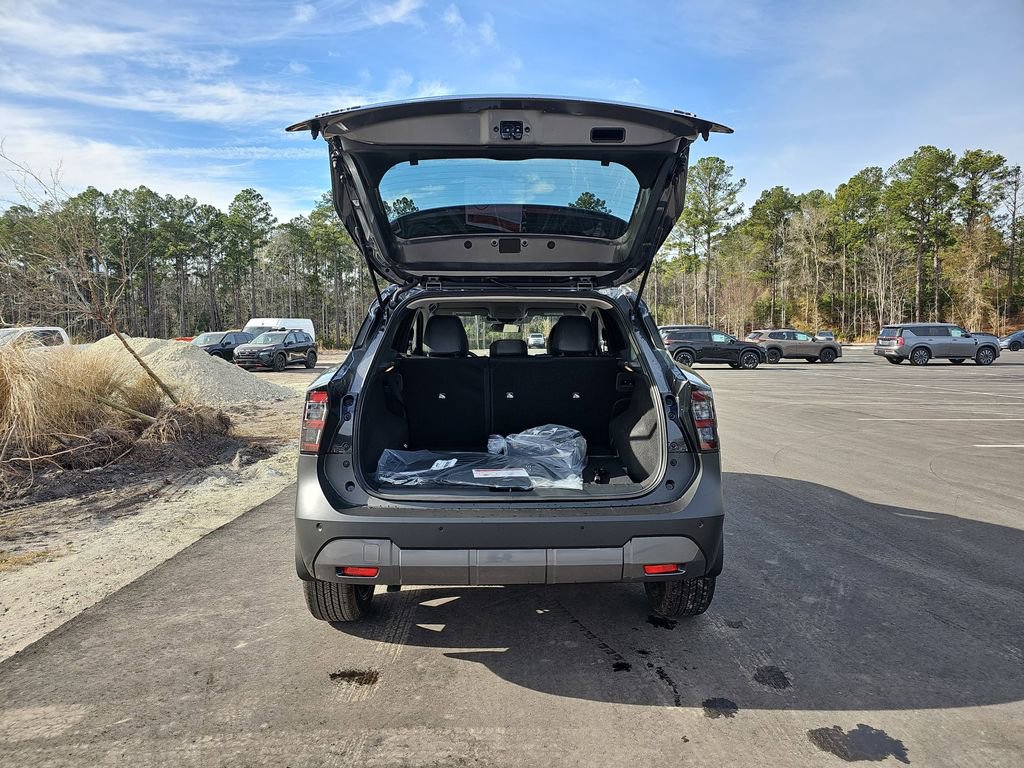 New 2026 Nissan Kicks SR FWD image 17