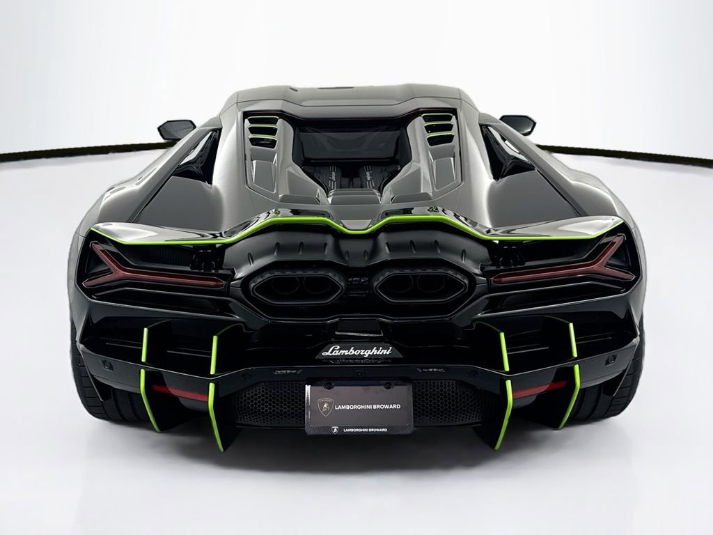 Used 2026 Lamborghini Revuelto image 6