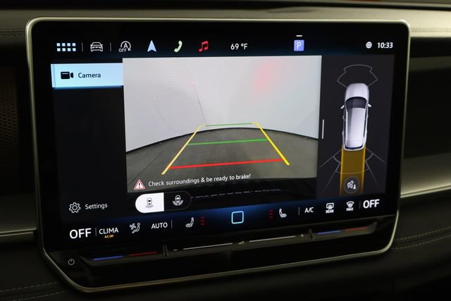 Used 2025 Volkswagen Tiguan SE AWD/4WD image 35