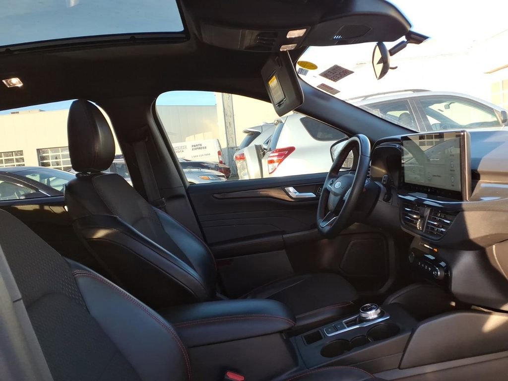 Used 2024 Ford Escape ST-Line w/ Tech Pack #1 image 27