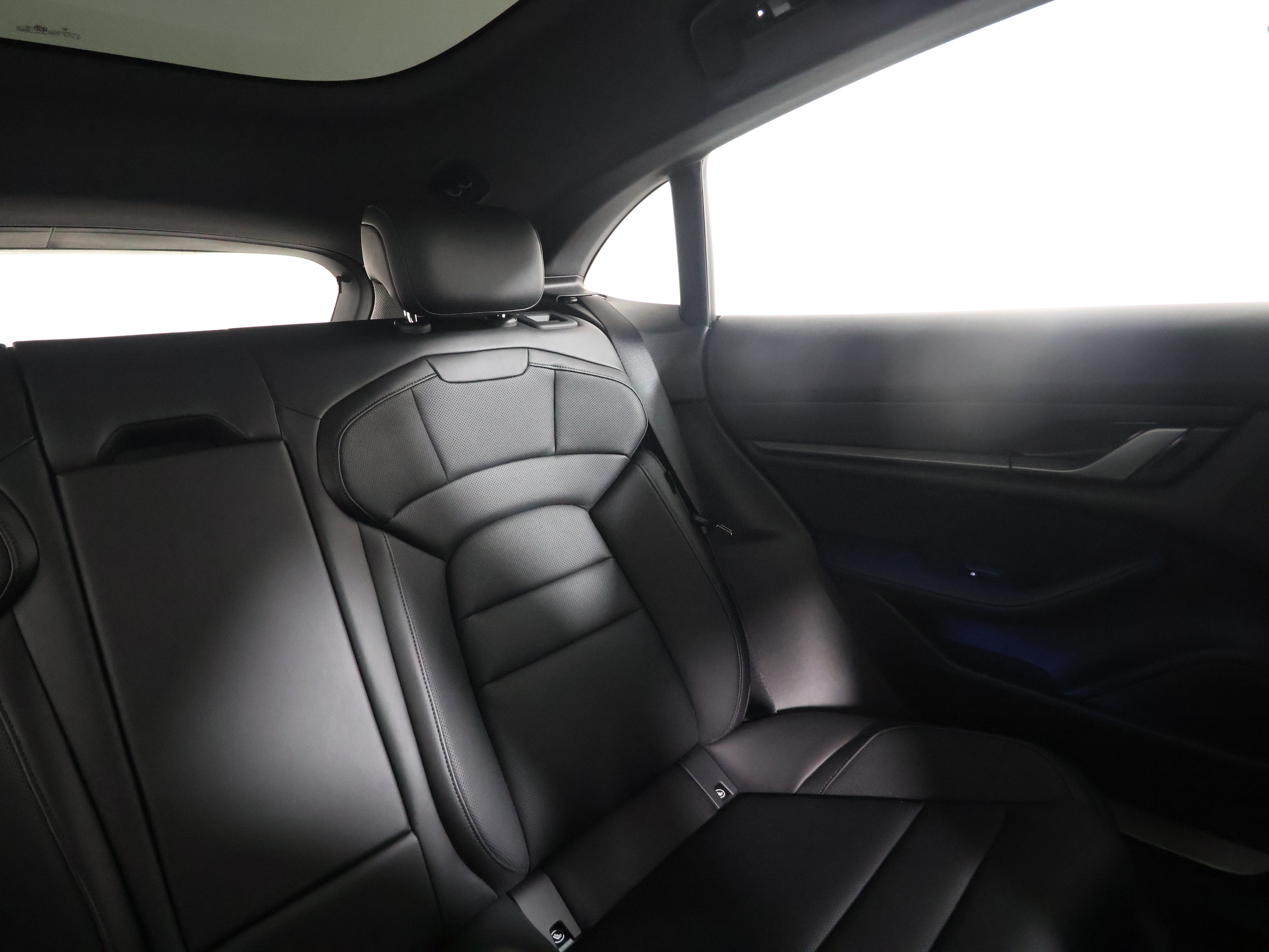 New 2025 Porsche Taycan 4 Cross Turismo AWD/4WD image 17