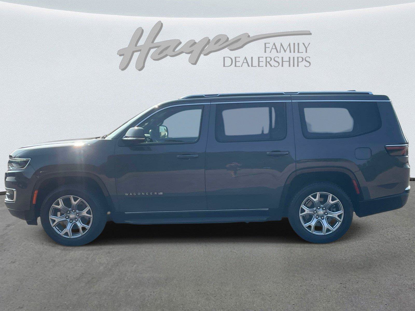 Used 2022 Jeep Wagoneer Series II w/ Flexible Seating Group AWD/4WD image 6