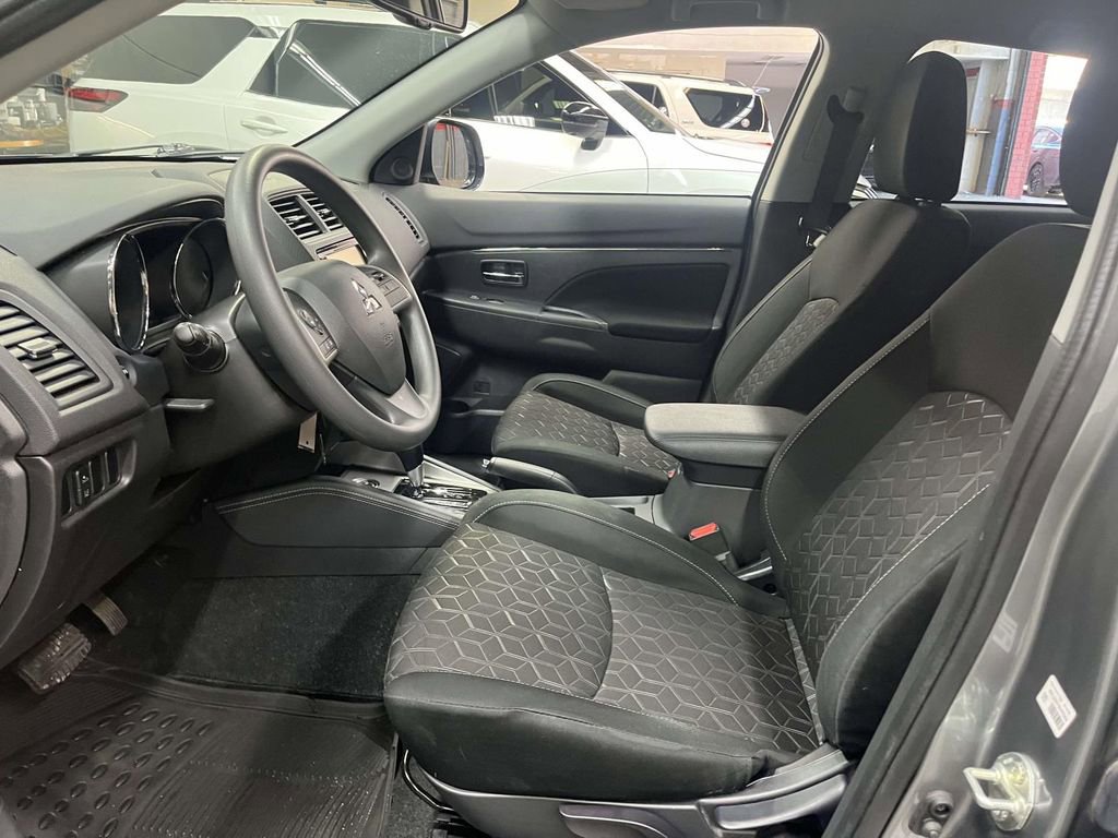 Used 2024 Mitsubishi Outlander Sport ES image 15